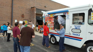 Ice_cream_truck_2016-1.jpg